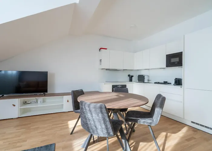 Apartment Exclusive 70 M2 With Balcony And Air Conditioning *